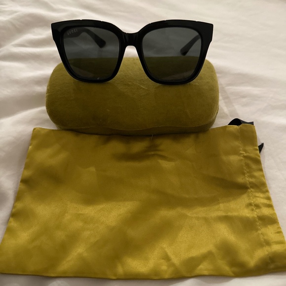 Gucci sunglasses main image 4